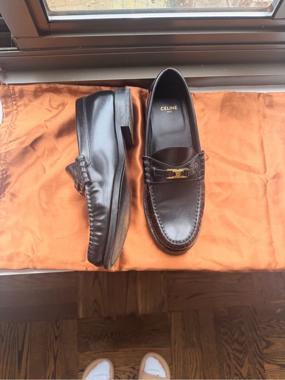 Women’s Celine Luco Loafer, Black leather, gold hardware, 38 - Picture 4 of 7